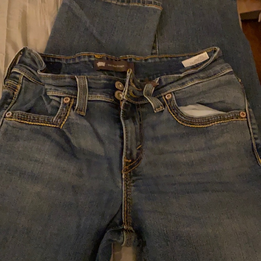 Levi’s mid-rise straight jeans-27x32